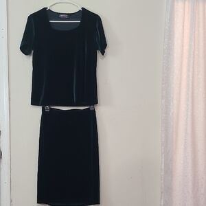 Impressions Women's Dark  Green Velvet Midi Skirt Set